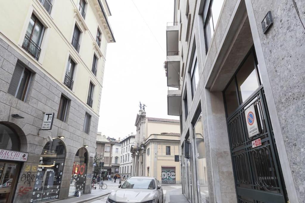 Santa Maria Valle 1 Milan Bagian luar foto